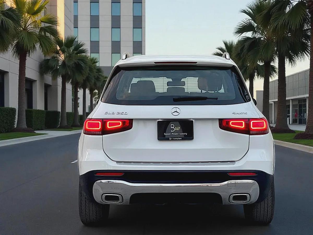 AED 1,560 PM | MERCEDES GLB250 4MATIC| 2023 | ORIGINAL PAINT | LOW MILEAGE| 0% DOWNPAYMENT-5-5