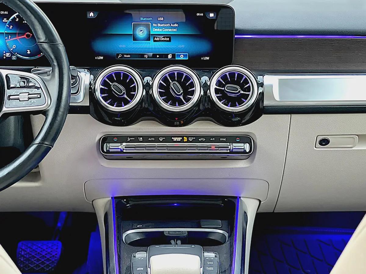 AED 1,560 PM | MERCEDES GLB250 4MATIC| 2023 | ORIGINAL PAINT | LOW MILEAGE| 0% DOWNPAYMENT-12-12