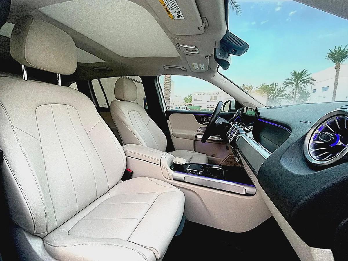 AED 1,560 PM | MERCEDES GLB250 4MATIC| 2023 | ORIGINAL PAINT | LOW MILEAGE| 0% DOWNPAYMENT-16-16