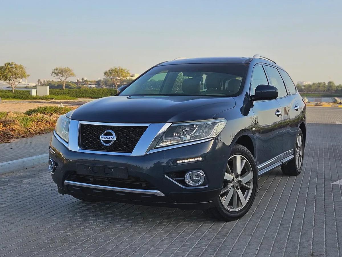 Nissan Pathfinder 2016 SV TOP With Panoramic 4WD Navigation Premium Condition With Low KM-2-2