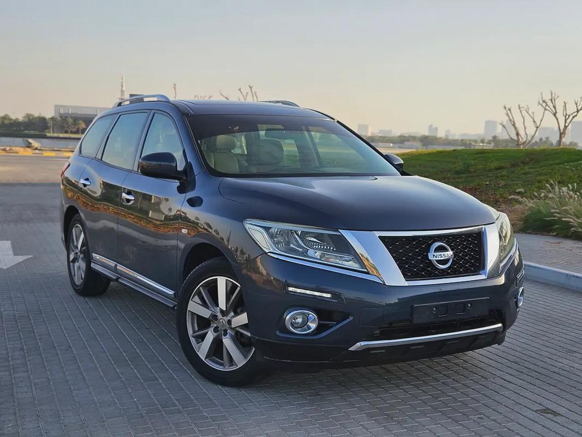 Nissan Pathfinder 2016 SV TOP With Panoramic 4WD Navigation Premium Condition With Low KM-3-3