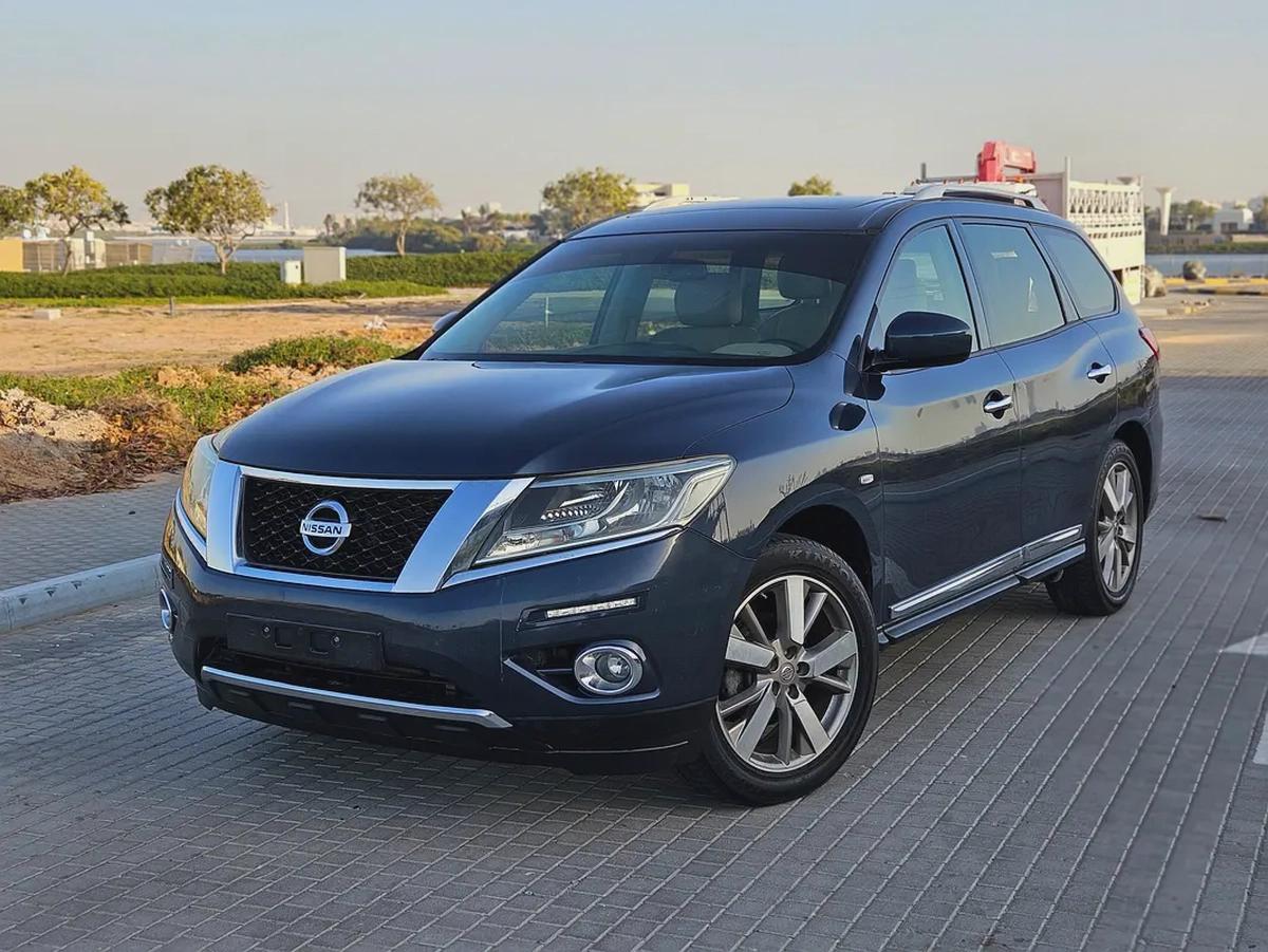 Nissan Pathfinder 2016 SV TOP With Panoramic 4WD Navigation Premium Condition With Low KM-4-4