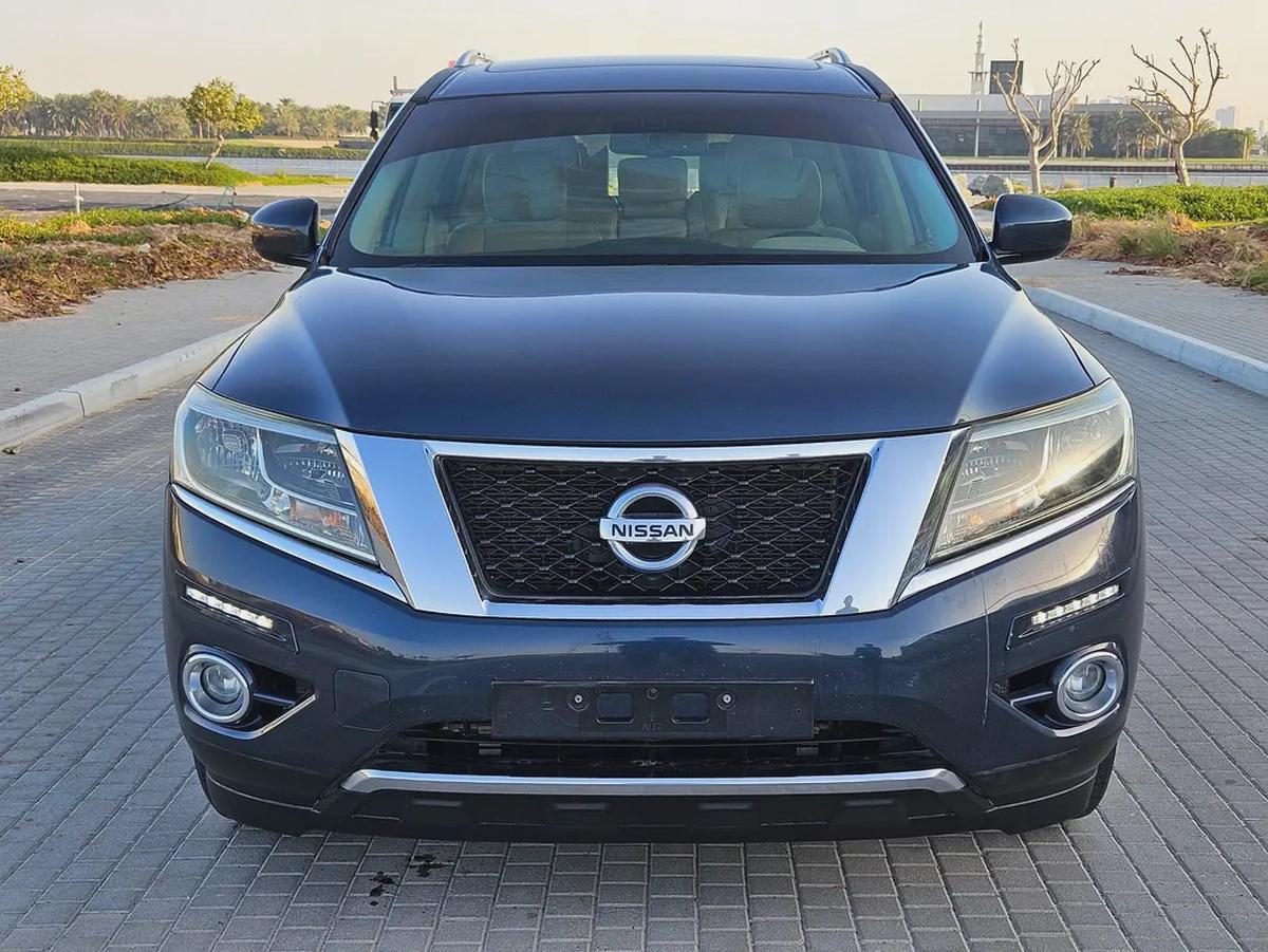 Nissan Pathfinder 2016 SV TOP With Panoramic 4WD Navigation Premium Condition With Low KM-5-5