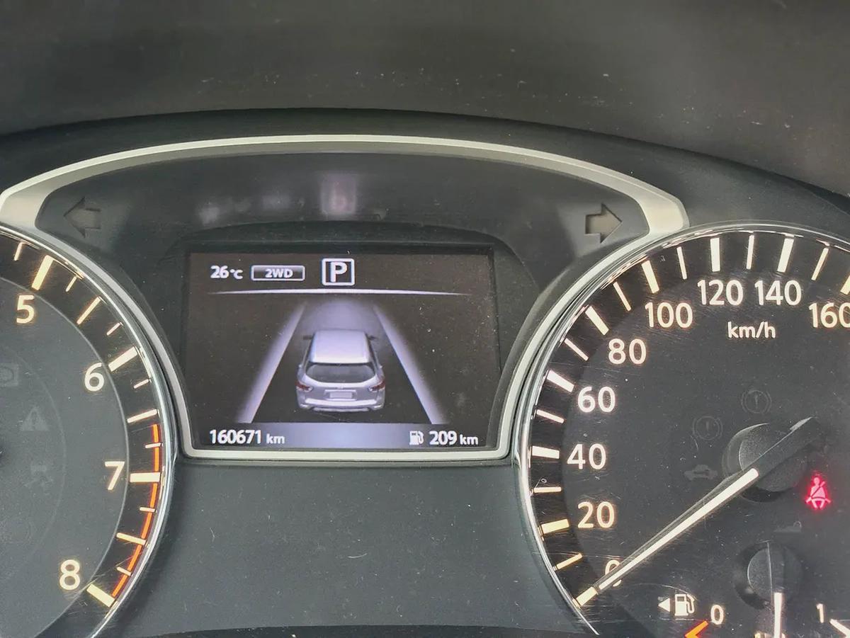Nissan Pathfinder 2016 SV TOP With Panoramic 4WD Navigation Premium Condition With Low KM-13-13