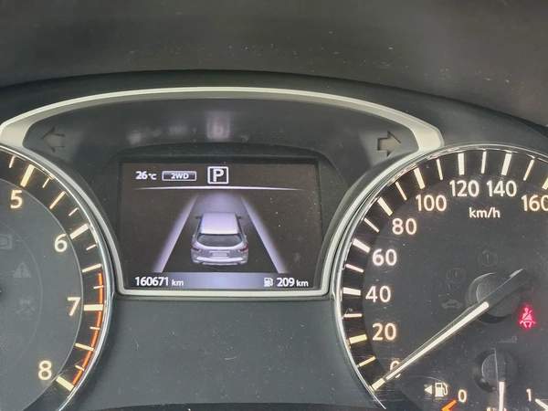 Nissan Pathfinder 2016 SV TOP With Panoramic 4WD Navigation Premium Condition With Low KM