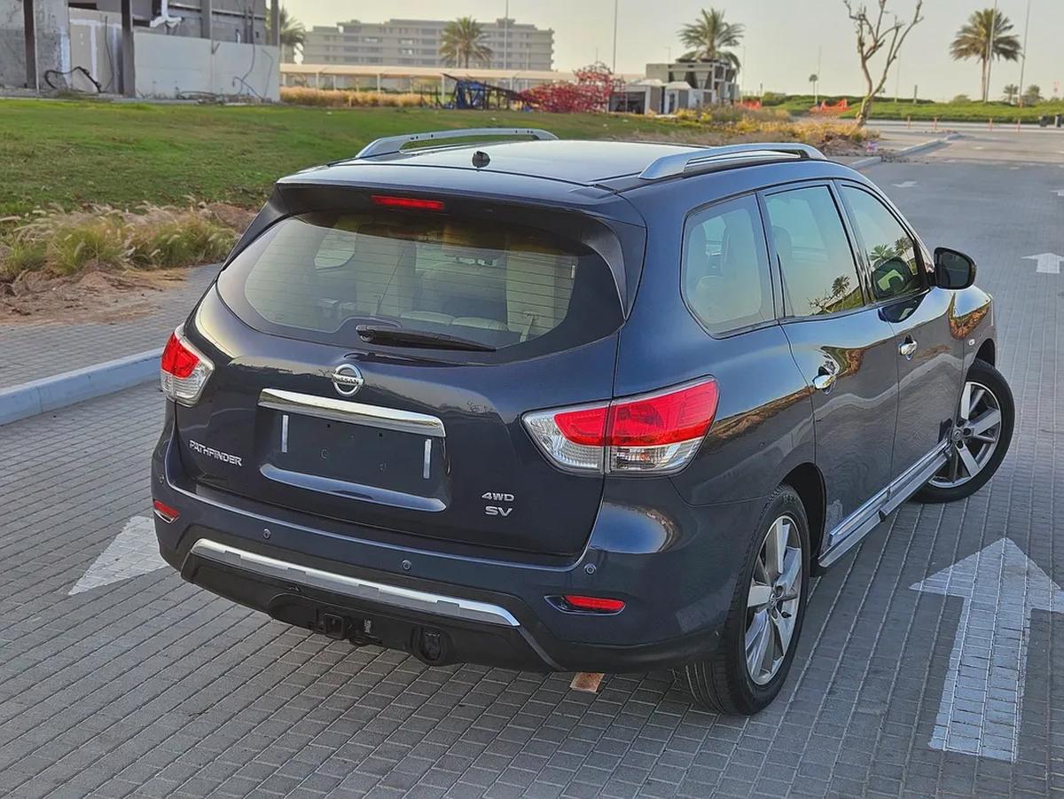 Nissan Pathfinder 2016 SV TOP With Panoramic 4WD Navigation Premium Condition With Low KM-14-14