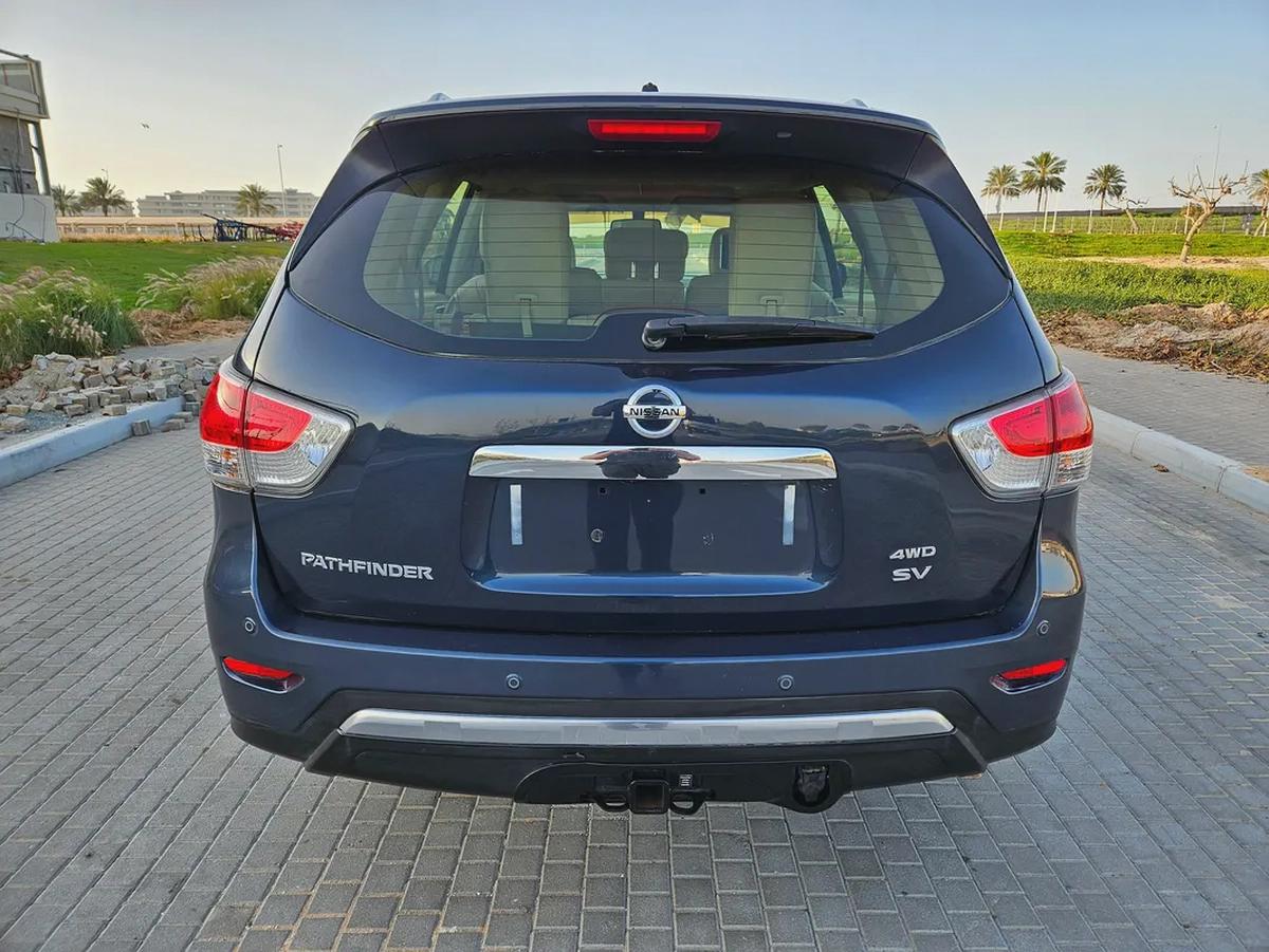 Nissan Pathfinder 2016 SV TOP With Panoramic 4WD Navigation Premium Condition With Low KM-15-15