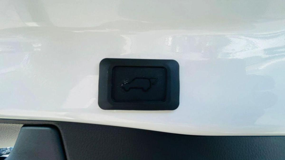 Toyota RAV4 2.5L Adventure-11-11