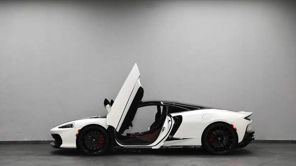 McLaren GT | Low KMs