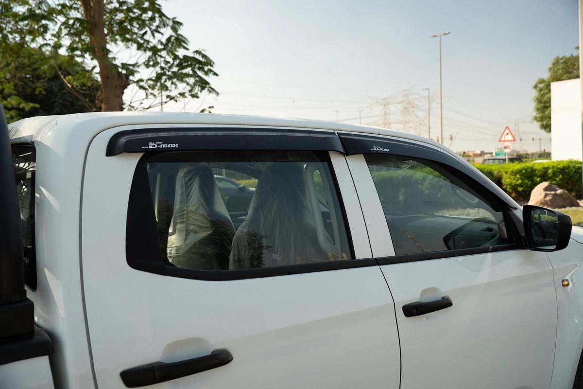 ISUZU DMAX RG CREW 1.9L PICKUP 4x4 MANUAL 2026 WHITE DIESEL-5-5