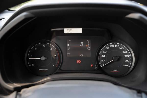 ISUZU DMAX RG CREW 1.9L PICKUP 4x4 MANUAL 2026 WHITE DIESEL