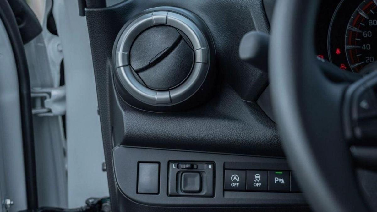 Suzuki Celerio GL 1.0P AT MY2023 – SILVER-13-13