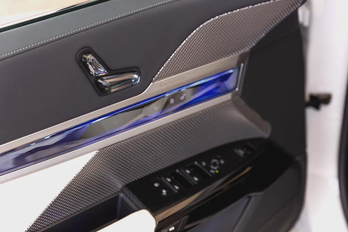 BMW 735i Luxury + M Kit – 2026 | Brand New | GCC | AED 410,000-7-7