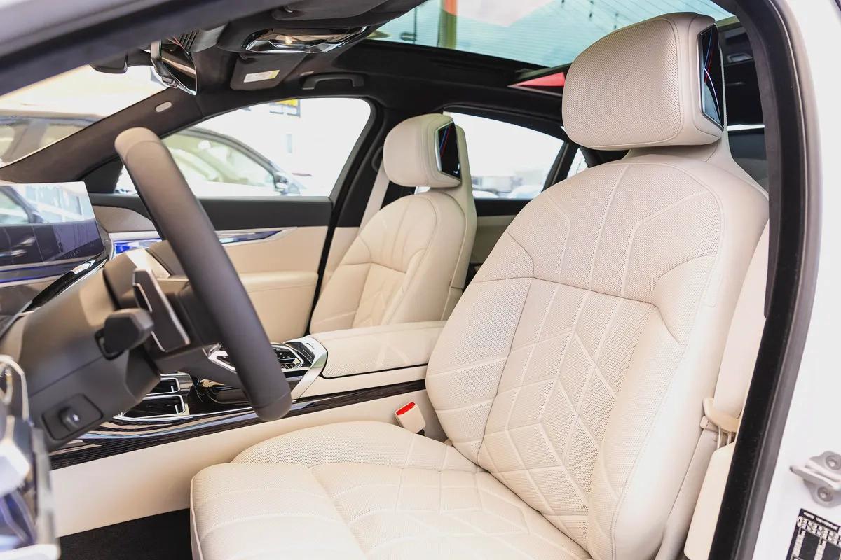 BMW 735i Luxury + M Kit – 2026 | Brand New | GCC | AED 410,000-10-10