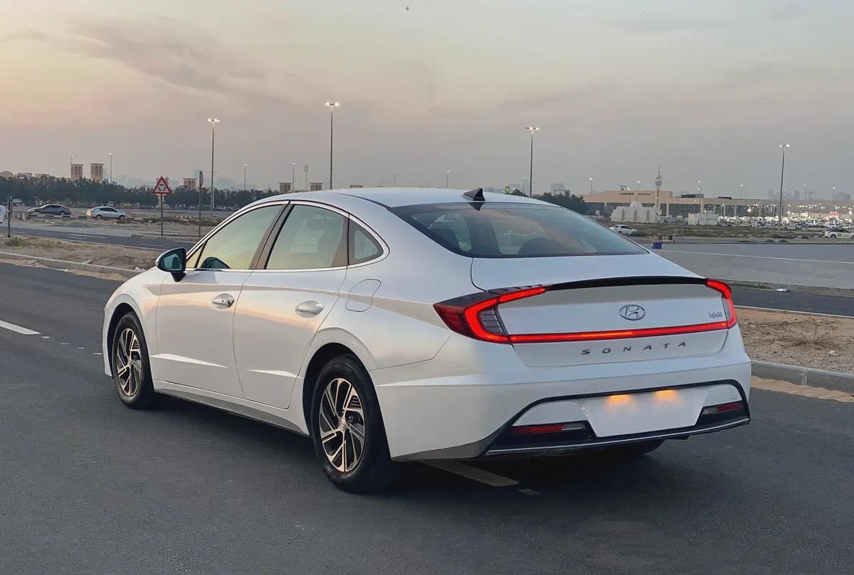 فقط 22,500 درهم - هيونداي سوناتا - 2021 - محرك هايبرد - مواصفات خليجية-3-3