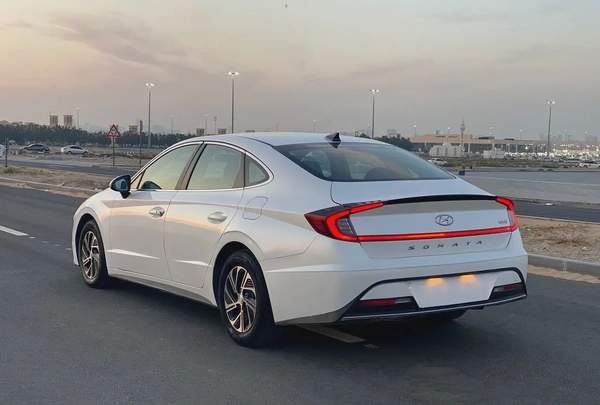 فقط 22,500 درهم - هيونداي سوناتا - 2021 - محرك هايبرد - مواصفات خليجية