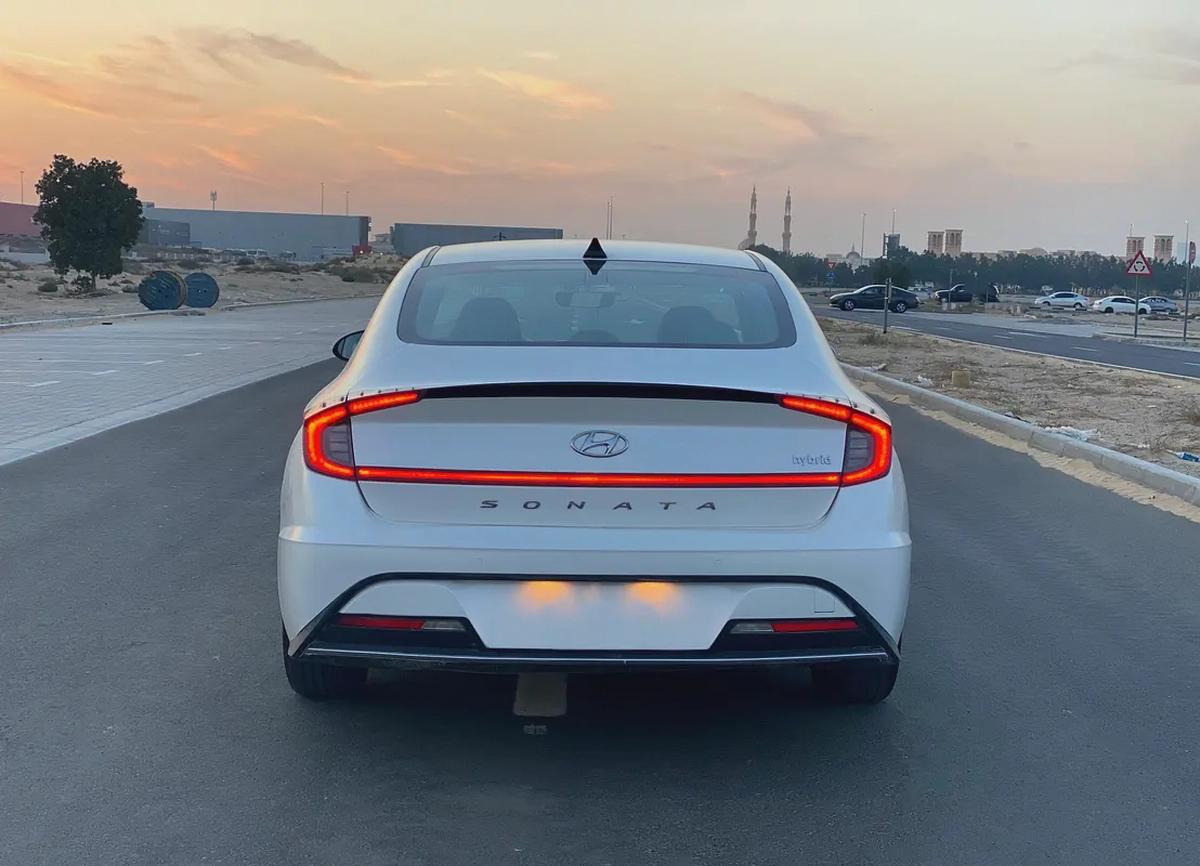 فقط 22,500 درهم - هيونداي سوناتا - 2021 - محرك هايبرد - مواصفات خليجية-4-4