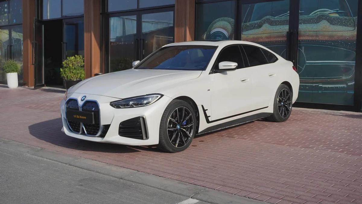2024 BMW i4 eDrive 35 | Full Electric | GCC Specs | Very Low Mileage-2-2