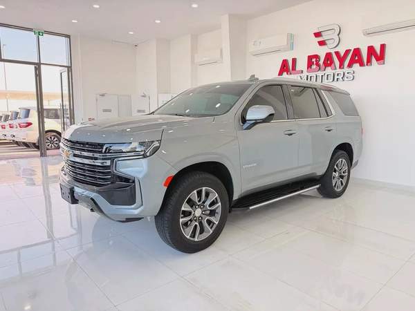 شيفروليه تاهو LT رمادي / بيج 2023 ( بن حمودة)