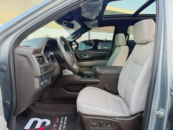 شيفروليه تاهو LT رمادي / بيج 2023 ( بن حمودة)