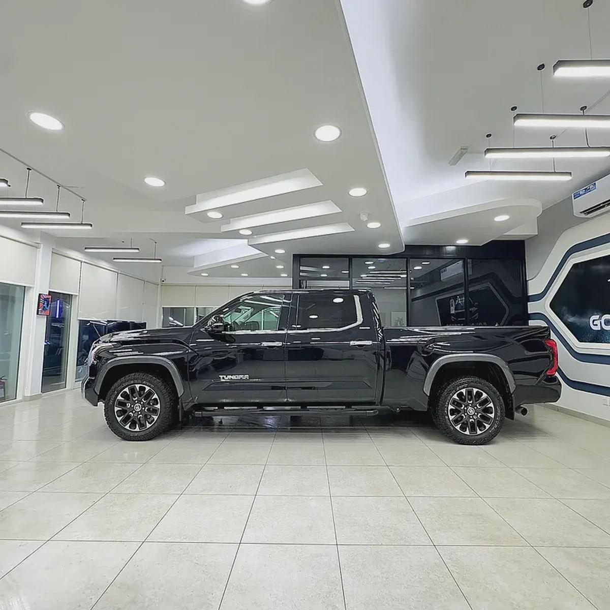 2023 Toyota Tundra Limited-2-2