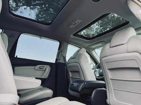 CHEVROLET TRAVERSE | 2009 | FULL OPTION | CLEAN CAR FRESH JAPAN IMPORT