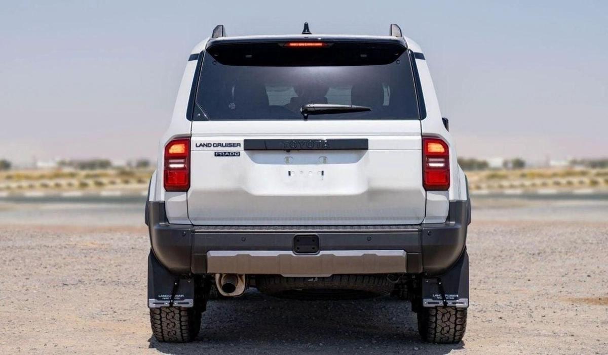 Toyota Prado TOYOTA PRADO 250 2.8D AT FIRST EDITION MY2024 – WHITE-4-4