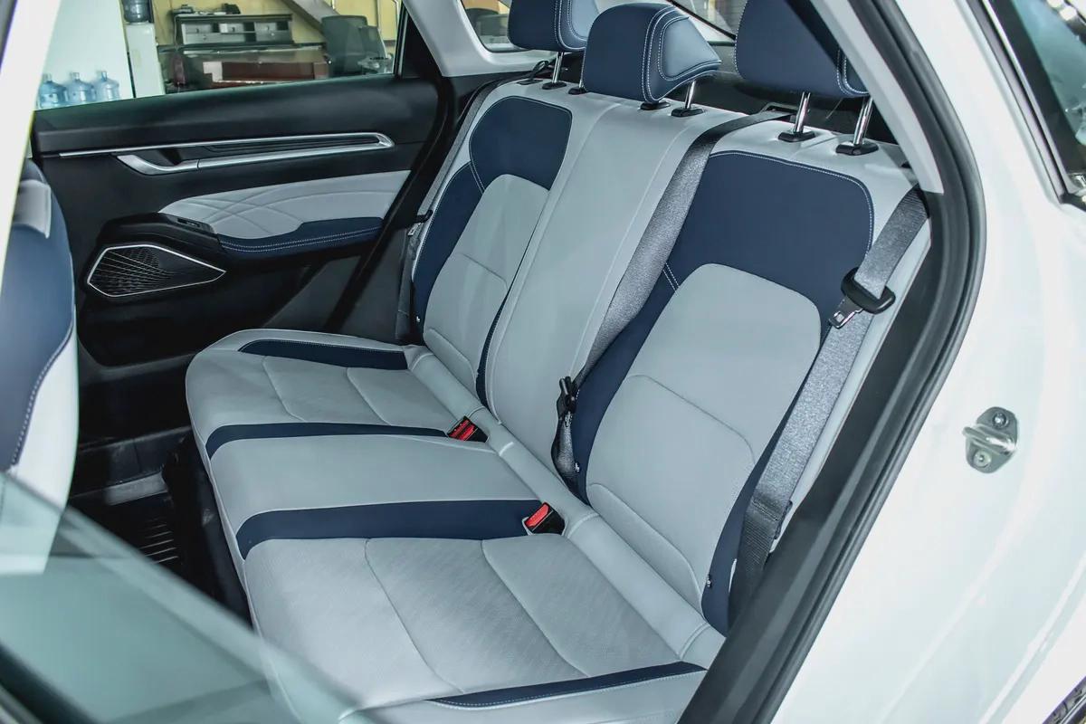 GEELY WARRANTY 2028 / 150,000 KM | SUNROOF | LEATHER | 1.5 GCC | AED 650 PM-16-16
