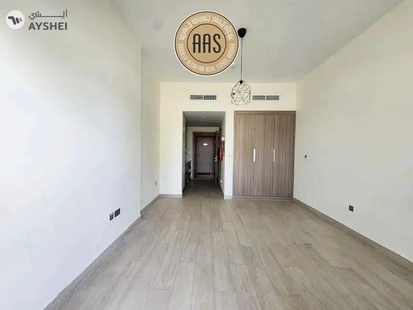 Lagoon, Burj Khalifa view Ultra Modern Brand Studio with Ac, All 5 Star Amenities free