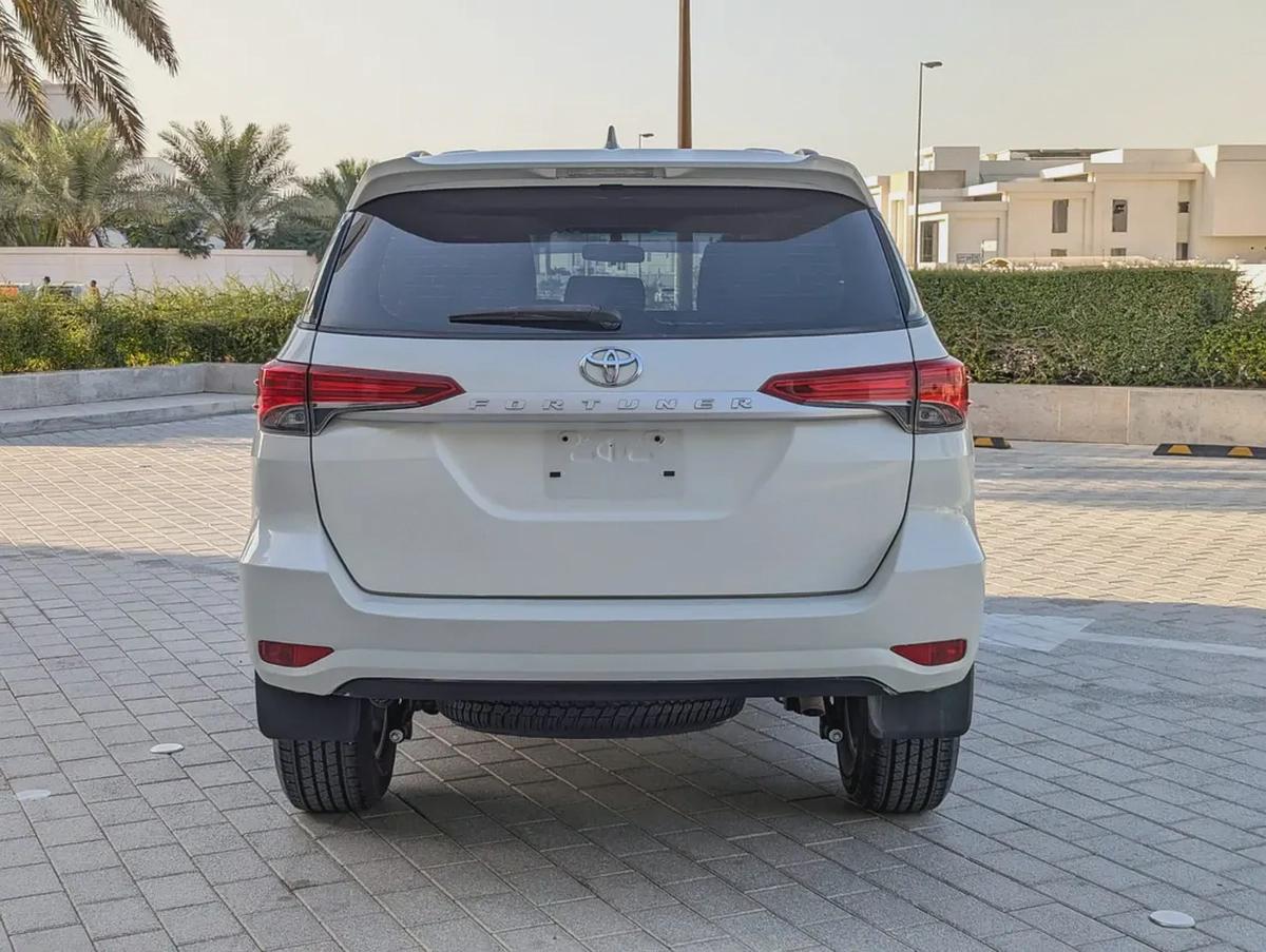 TOYOTA FORTUNER 2021 GCC V4 2.7L IN EXCELLENT CONDITION-15-15