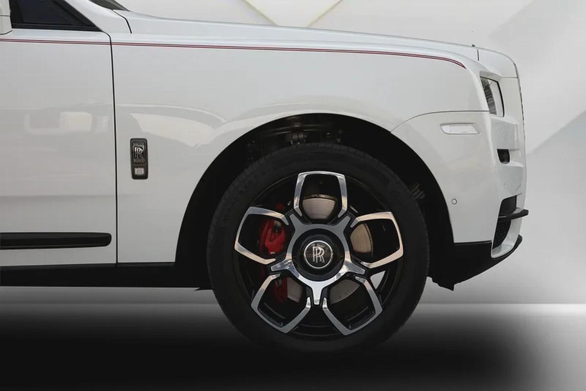 ROLLS ROYCE CULLINAN BLACK BADGE 2020 - FULLY LOADED - AMAZING CONDITION-6-6