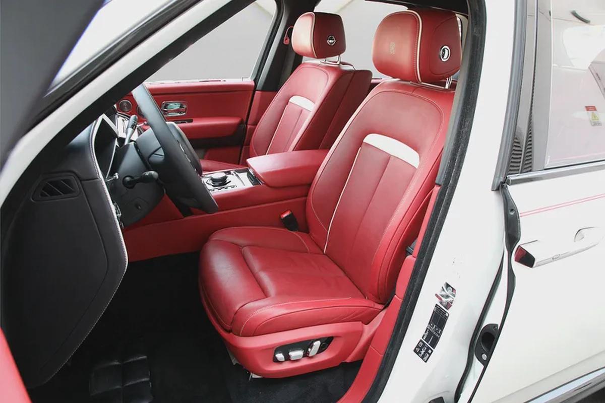 ROLLS ROYCE CULLINAN BLACK BADGE 2020 - FULLY LOADED - AMAZING CONDITION-7-7