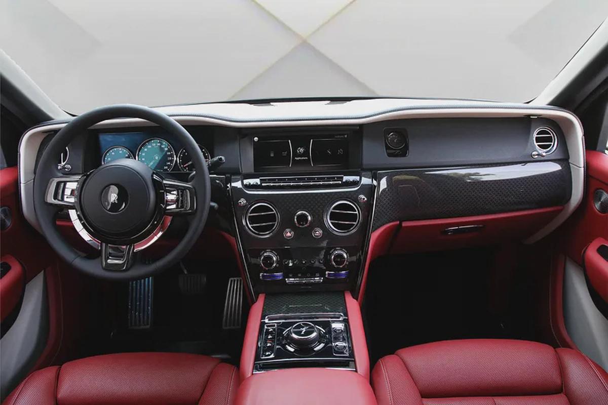 ROLLS ROYCE CULLINAN BLACK BADGE 2020 - FULLY LOADED - AMAZING CONDITION-8-8