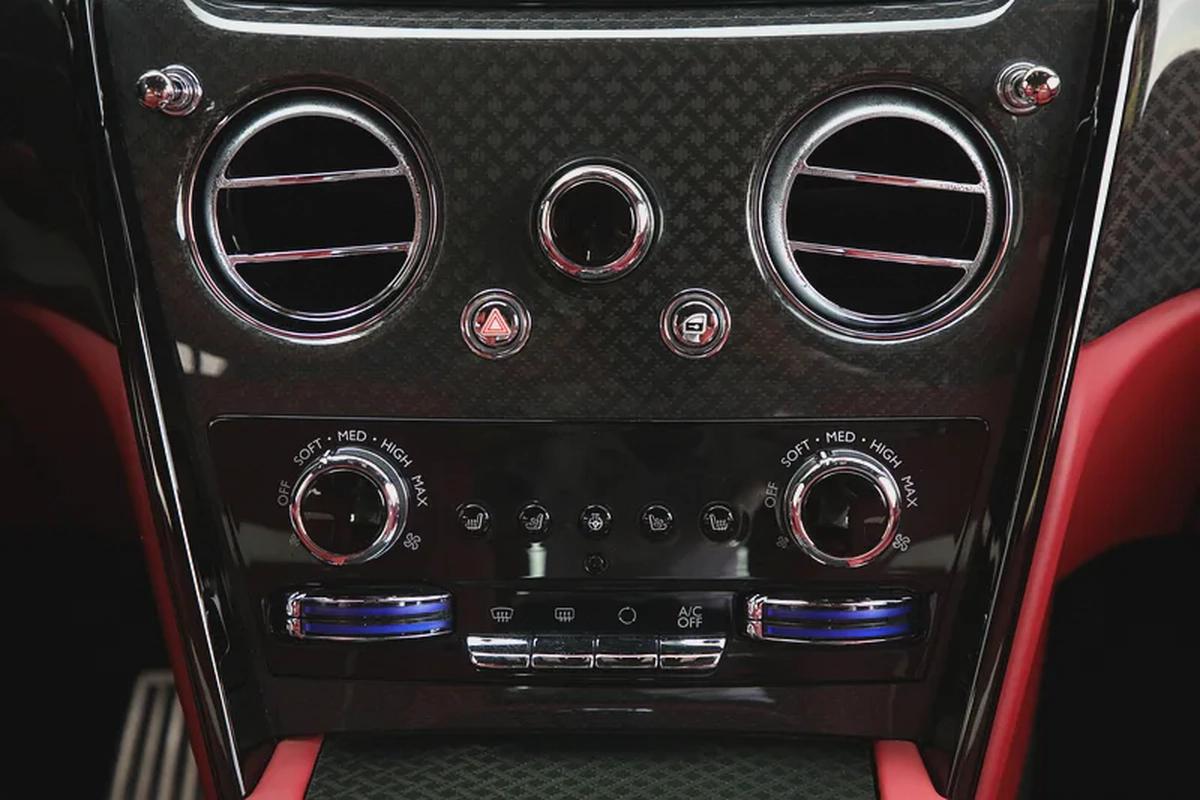 ROLLS ROYCE CULLINAN BLACK BADGE 2020 - FULLY LOADED - AMAZING CONDITION-12-12