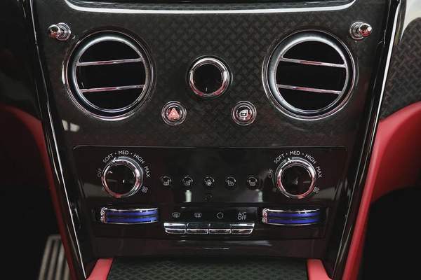 ROLLS ROYCE CULLINAN BLACK BADGE 2020 - FULLY LOADED - AMAZING CONDITION