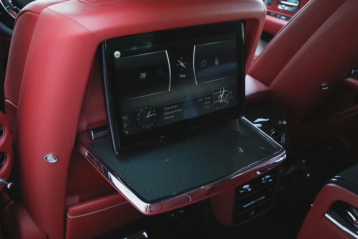 ROLLS ROYCE CULLINAN BLACK BADGE 2020 - FULLY LOADED - AMAZING CONDITION-16-16