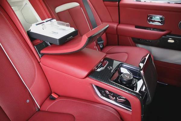 ROLLS ROYCE CULLINAN BLACK BADGE 2020 - FULLY LOADED - AMAZING CONDITION