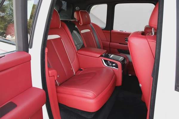 ROLLS ROYCE CULLINAN BLACK BADGE 2020 - FULLY LOADED - AMAZING CONDITION