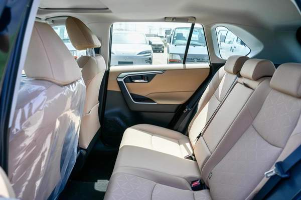 TOYOTA RAV4 XLE HYBRID