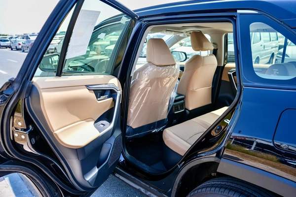 TOYOTA RAV4 XLE HYBRID