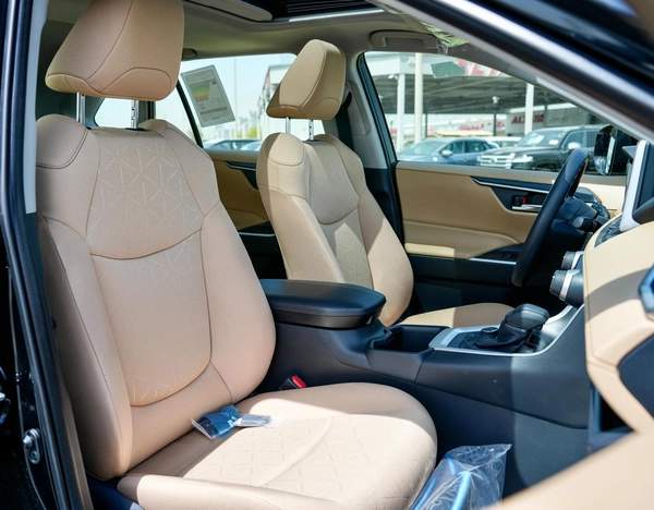 TOYOTA RAV4 XLE HYBRID