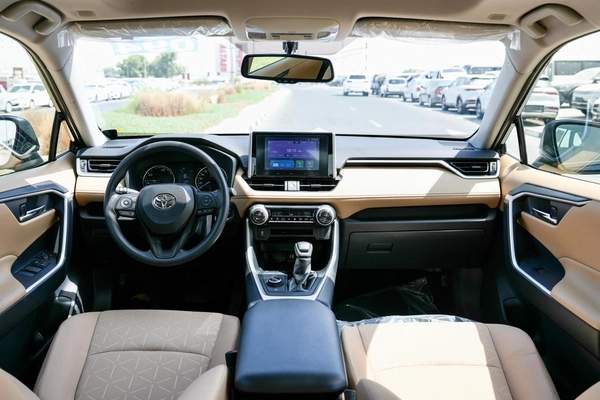 TOYOTA RAV4 XLE HYBRID