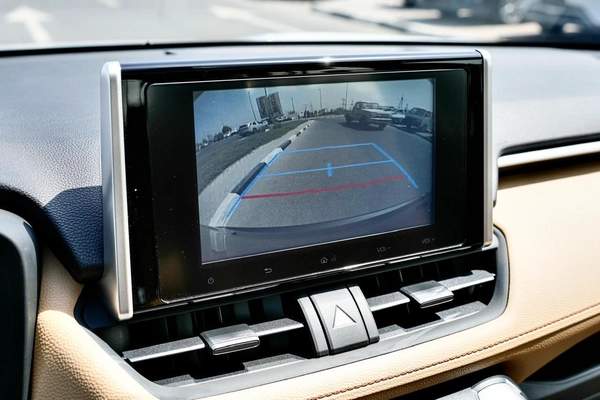 TOYOTA RAV4 XLE HYBRID