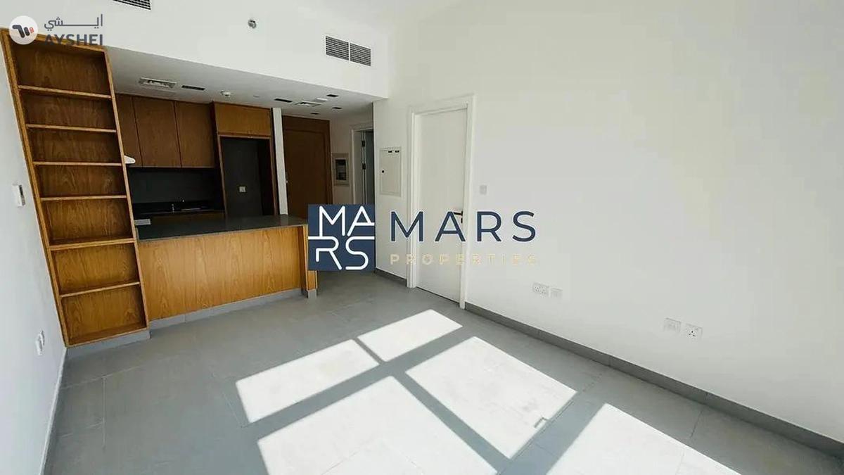 Charming 1BHK with Pool Window View-6-6