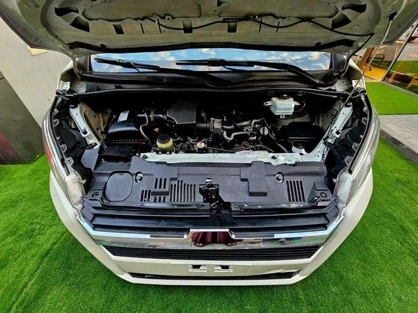 Toyota Hiace PASSENGER PATROL/ 3.5L V6 MANUAL/ LOW MILEAGE