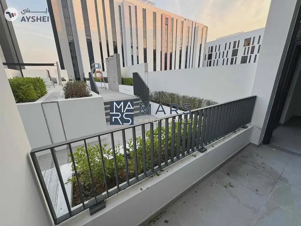 The Capacious 1BHK with Balcony & Pool View for Sale-1-1