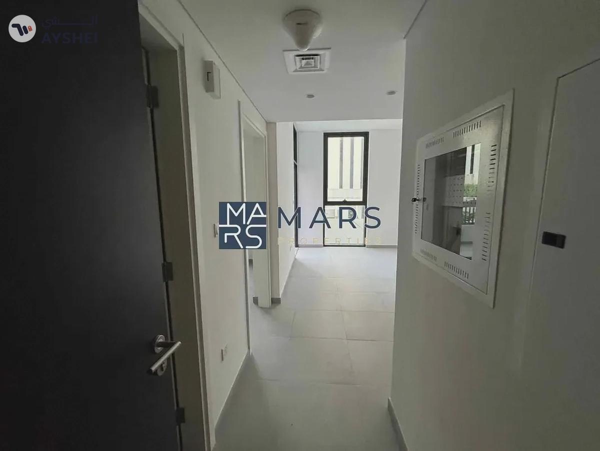 The Capacious 1BHK with Balcony & Pool View for Sale-3-3