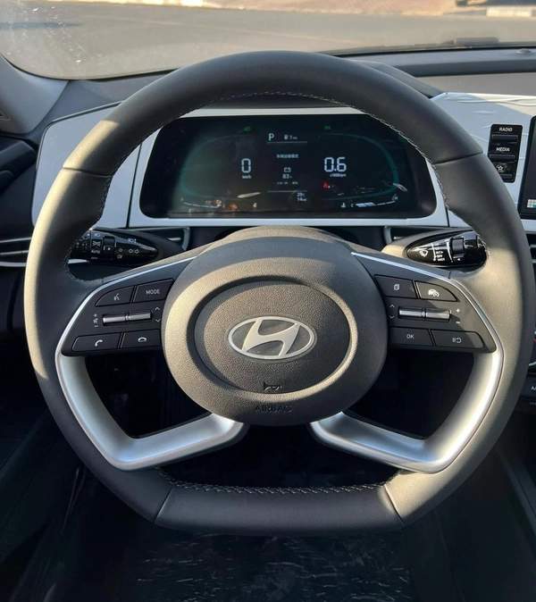 Hyundai Elantra 2025 1.5L - China- Full Options - Brand New
