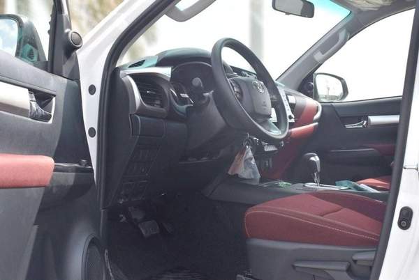 Toyota Hilux Toyota hilux 2.7L petrol MY2025 for export only
