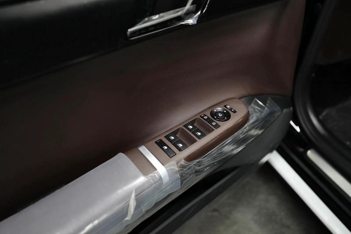 GCC | Azera | Brand New | Under Agancy Warranty 4 Years-18-18